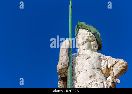 RAVENNA, ITALIE - Le 12 septembre 2018, Sun est éclairante : statue de Saint Vitale Banque D'Images