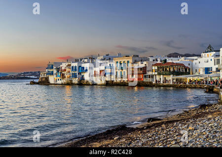 Île de Mykonos, en Grèce. Scène pittoresque de la région appelée la "petite Venise" à cause de sa ressemblance à Venise. Banque D'Images