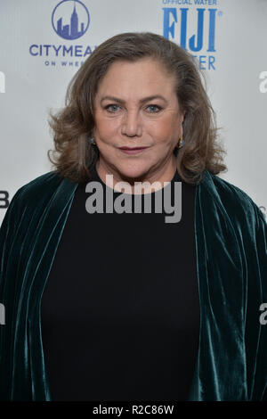 Kathleen Turner assiste à Citymeals' puissance 32 le déjeuner pour les femmes à la Rainbow Room le 14 novembre 2018 à New York. Banque D'Images