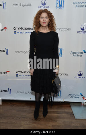 Bernadette Peters assiste à Citymeals' puissance 32 le déjeuner pour les femmes à la Rainbow Room le 14 novembre 2018 à New York. Banque D'Images