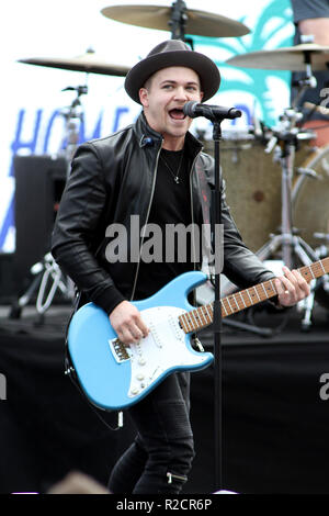 La vedette de musique country Hunter Hayes se produit en concert à la NASCAR moteur EcoBoost 400 à Homestead-Miami Speedway à Homestead, Floride le 18 novembre 2018. Banque D'Images