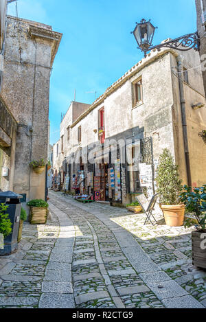 Les rues étroites d'Erice dans l'ouest de la Sicile, Italie Banque D'Images