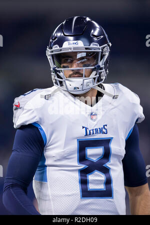 18 novembre 2018 : Tennessee Titans quarterback Marcus Mariota (8) pendant l'action de jeu de football américain NFL entre les Tennessee Titans et les Indianapolis Colts au Lucas Oil Stadium à Indianapolis, Indiana. Battu Indianapolis Indiana 38-10. John Mersits/CSM. Banque D'Images