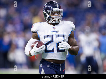 18 novembre 2018 : Tennessee Titans tournant retour Derrick Henry (22) au cours de l'action de jeu de football américain NFL entre les Tennessee Titans et les Indianapolis Colts au Lucas Oil Stadium à Indianapolis, Indiana. Battu Indianapolis Indiana 38-10. John Mersits/CSM. Banque D'Images