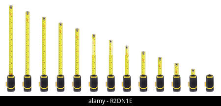 13 règles d'acier jaune isolé sur fond blanc avec clipping path Banque D'Images