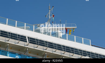 VLADIVOSTOK, Russie - le 22 septembre 2018 : le navire de croisière de classe Fortuna 'Costa Fortuna' quais à Vladivostok port. Banque D'Images