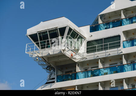 VLADIVOSTOK, Russie - le 22 septembre 2018 : le navire de croisière de classe Fortuna 'Costa Fortuna' quais à Vladivostok port. Banque D'Images