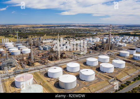 Photo aérienne d'une raffinerie de pétrole Banque D'Images