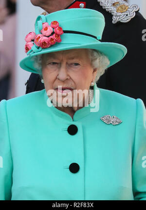 Sa Majesté la reine visite le lexique centre commercial de Bracknell, Berkshire. En vedette : la reine Elizabeth II Où : Bracknell, Royaume-Uni Quand : 19 Oct 2018 Crédit : John Rainford/WENN Banque D'Images