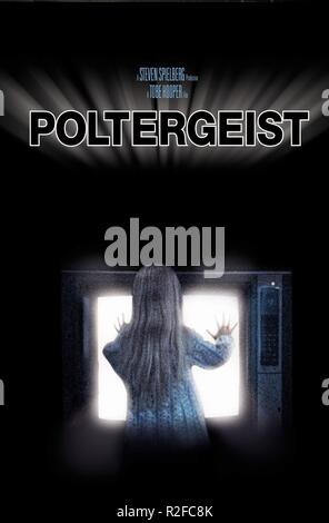 Poltergeist Année : 1982 USA Réalisateur : Tobe Hooper Heather O'Rourke Film poster Banque D'Images