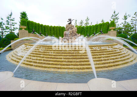 La souris de Mickey's Fantasia statue devant Tokyo Disneyland Hotel, Urayasu, Chiba, Japon Banque D'Images