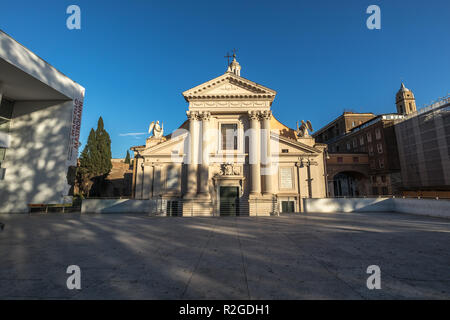 Eglise de San Rocco tous", Augusteo en face de la structure de l'Ara Pacis Banque D'Images