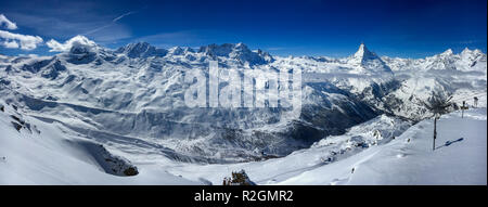 Belle vue panoramique sur les alpes suisses avec Monte Rosa, Breithorn et majestueux Matterhorn vu du dessus du Rothorn, Zermatt, Suisse Banque D'Images