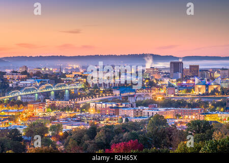 Memphis, Tennessee, USA Centre-ville city skyline at Dusk. Banque D'Images