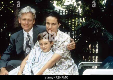 Les coupes courtes Année : 1993 USA Réalisateur : Robert Altman Andie MacDowell, Bruce Davison, Zane Cassidy Banque D'Images