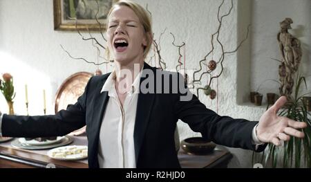 Toni Erdmann Année : 2016 Réalisateur : Allemagne / Autriche Maren Ade Sandra Huller Banque D'Images