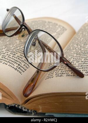 lunettes de lecture Banque D'Images