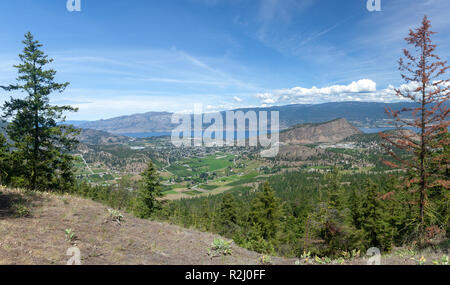 Avis de Summerland et Giant's Head de Mt Conkle, British Columbia, Canada Banque D'Images