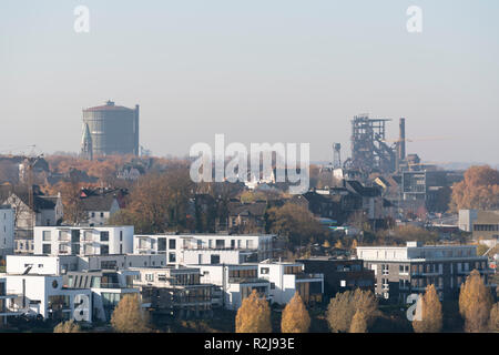 Offres et demandes de logement très populaire au lac artificiel Phoenix Voir à Dortmund, Hörde/ Hoerde ouvert, 2010 Banque D'Images