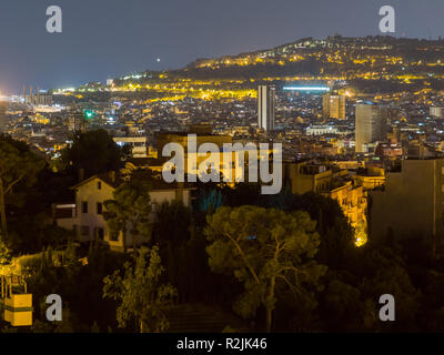 Quartier résidentiel de Barcelone de nuit. Vue d'en haut. Banque D'Images