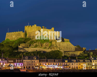 Le Château de Gorey Jersey à l'heure bleue Banque D'Images