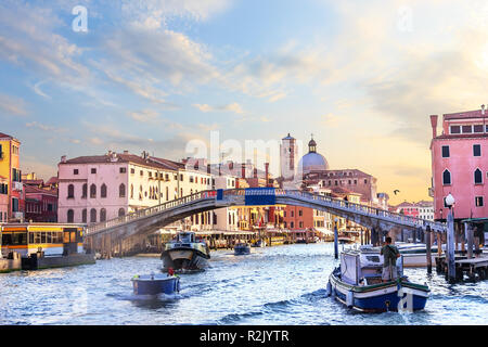 Pont Scalzi sur le Grand Canal à Venise, Italie Banque D'Images