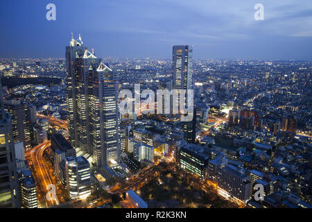 Japon, Tokyo, Operaza Building, dans la soirée, Banque D'Images