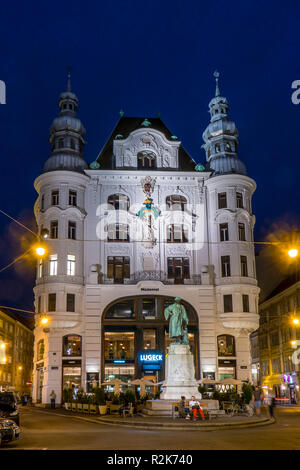 Bâtiment et Gutenberg Memorial, Lugeck, Vienne, Autriche Banque D'Images