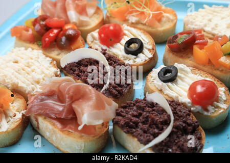 Un ensemble de plusieurs petits sandwiches Banque D'Images
