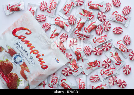 Campino bonbons. Campino Yogourt et fruits des bonbons Fraise Banque D'Images