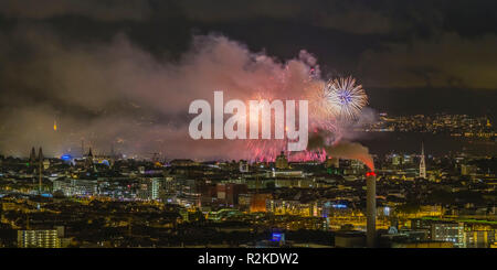 D'artifice du Nouvel An sur Zurich Banque D'Images