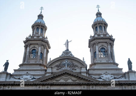 Metropolitan Cathedral, Plaza de Armas, Santiago, Chili, Amérique du Sud Banque D'Images