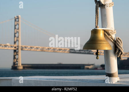 San Francisco, ferry, cloche du navire Banque D'Images