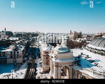 Théâtre de ballet et d'Opéra d'Odessa avec une vue d'ensemble Banque D'Images