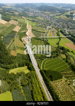 Vue aérienne, autoroute A46, autoroute, extension extension, fin de l'autoroute, l'autoroute A 445 à Bestwig, Meschede, Rhénanie du Nord-Westphalie, Allemagne, Europe, Banque D'Images