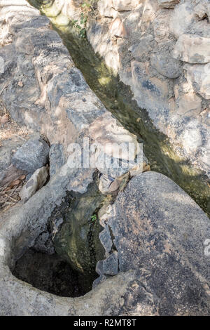 Système d'irrigation traditionnel falaj in Misfat en Oman Banque D'Images