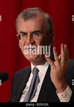 Tokyo, Japon. 19 Nov, 2018. Gouverneur de la Banque de France François Villeroy de Galhau prononce un discours lors du déjeuner de la 22e forum financier Paris Europlace à Tokyo le lundi 19 novembre 2018. Quelque 600 gens d'affaires japonais et français ont participé à la rencontre financière annuelle. Credit : Yoshio Tsunoda/AFLO/Alamy Live News Banque D'Images