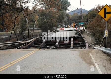 Agoura Hills, CA. 19 Nov, 2018. Woolsey après l'incendie, à l'ouest de l'autoroute Mulholland au pont au Triunfo Creek le 19 novembre 2018 dans la région de Agoura Hills CA. Credit : Arc Sh/Espace d'image/media/Alamy Punch Live News Banque D'Images