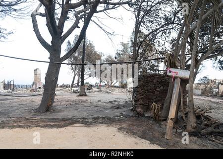 Les dommages causés par l'incendie de maisons et de biens détruits dans l'incendie Woolsey, 17 novembre 2018 à Malibu, en Californie. Banque D'Images