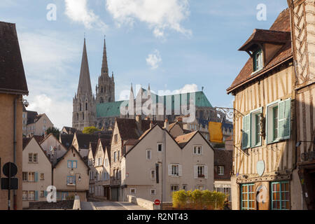 Vue de la cathédrale de Chartres à Chartres ville. Chartres, France Banque D'Images