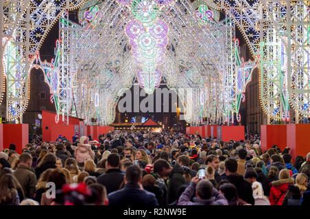 Lumière nuit, une communauté libre événement organisé par suite son Arlene Stuart le dimanche, 18 novembre a marqué l'ouverture d'Édimbourg 2018 Noël ! Ce Banque D'Images