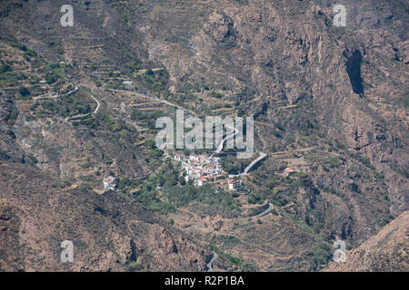 Vue sur le Barranco del Chorrillo (vallée de Chorrillo) au village de montagne de El Chorrillo, Gran Canaria, Espagne. Banque D'Images