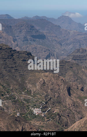 Vue sur le Barranco del Chorrillo (vallée de Chorrillo) au village de montagne de El Chorrillo, Gran Canaria, Espagne. Banque D'Images