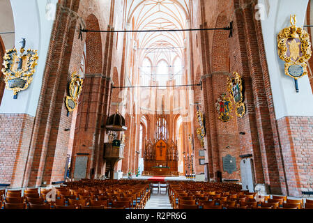 La Nef. Église Saint Pierre est une église luthérienne de Riga, la capitale de la Lettonie, dédiée à Saint Pierre. Riga, Lettonie, Pays Baltes, Europe. Banque D'Images