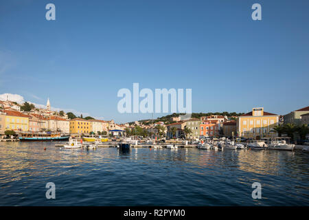 Vue de la ville et port de Mali Losinj, Losinj Island, la mer Adriatique, la baie de Kvarner, Croatie Banque D'Images