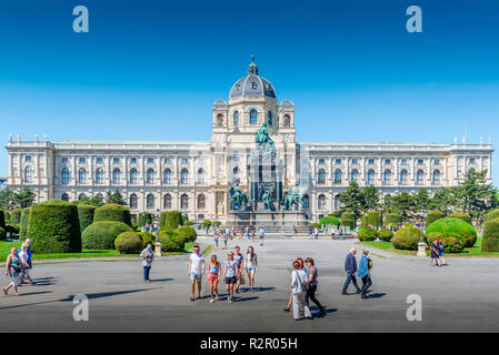 L'Europe, Autriche, Vienne, Innere Stadt, quartier centre ville, Marie-Theresien-Platz, le Musée d'Histoire Naturelle, le palais de Hofburg Banque D'Images