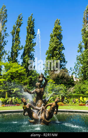 L'Angleterre, Londres, Regents Park, Queen Mary's Gardens, fontaine du Triton Banque D'Images