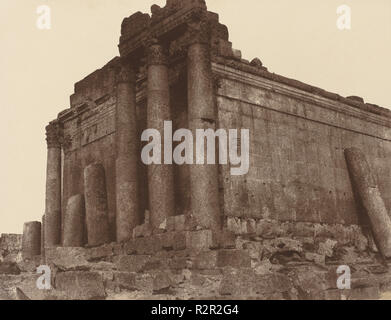 Baalbeck. En date du : 1859. Dimensions : 21,4 x 27,7 image : cm (8 7/16 x 10 7/8 in.) mont : 45,3 x 59,3 cm (17 13/16 x 23 3/8 in.). Médium : épreuve à l'albumine. Musée : National Gallery of Art, Washington DC. Auteur : Louis De Clercq. Banque D'Images