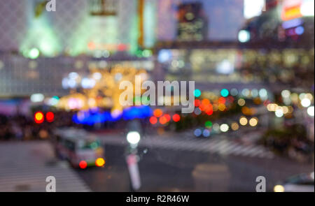Image abstrait floue des piétons au croisement de Shibuya à Tokyo, Japon. Banque D'Images
