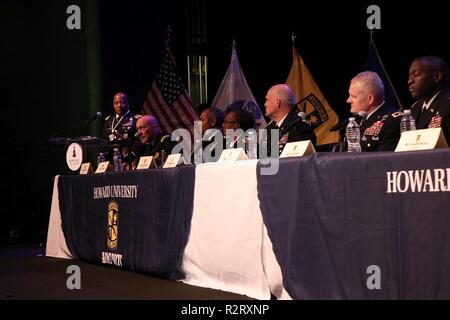 Le brig. Le général Robert K. Ryan, commandant de la composante terrestre, District de Columbia, la Garde nationale de participer à la cinquième conférence annuelle de la commande Cadet Senior Leader Development Conference le 2 Novembre 7th, 2018 à l'université Howard de Washington La conférence a été l'occasion pour les hauts dirigeants à fournir des conseils et une orientation aux cadets dans la Reserve Officer Training Corp. Banque D'Images